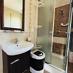 Dom Na Wzgorzu Z Widokiem Na Jezioro