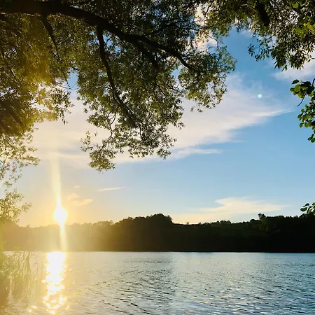 Dom Na Wzgorzu Z Widokiem Na Jezioro Gasthuis 3*