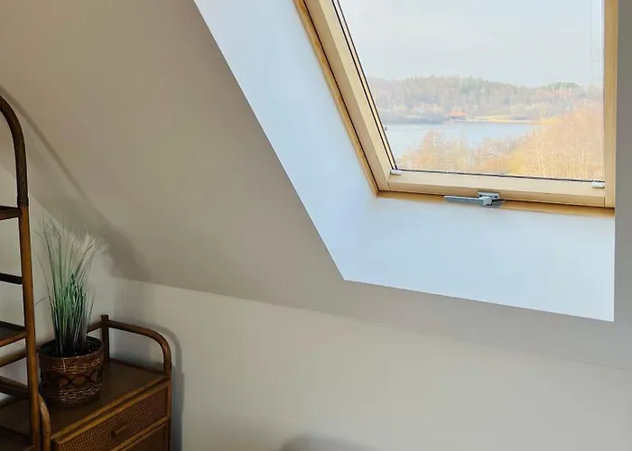 Dom Na Wzgorzu Z Widokiem Na Jezioro 3*