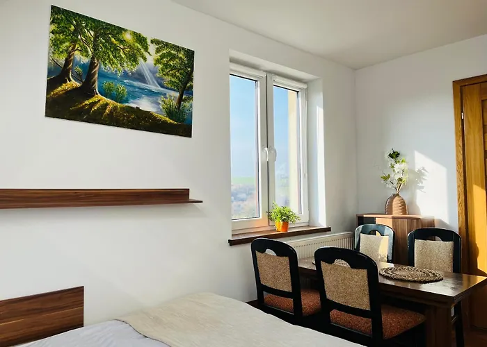 Dom Na Wzgorzu Z Widokiem Na Jezioro