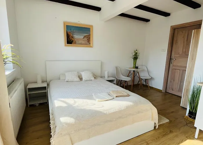 Dom Na Wzgorzu Z Widokiem Na Jezioro 3*