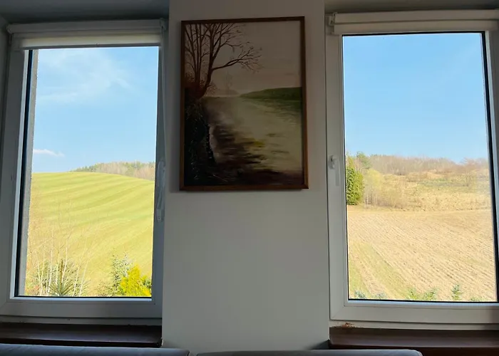 Dom Na Wzgorzu Z Widokiem Na Jezioro